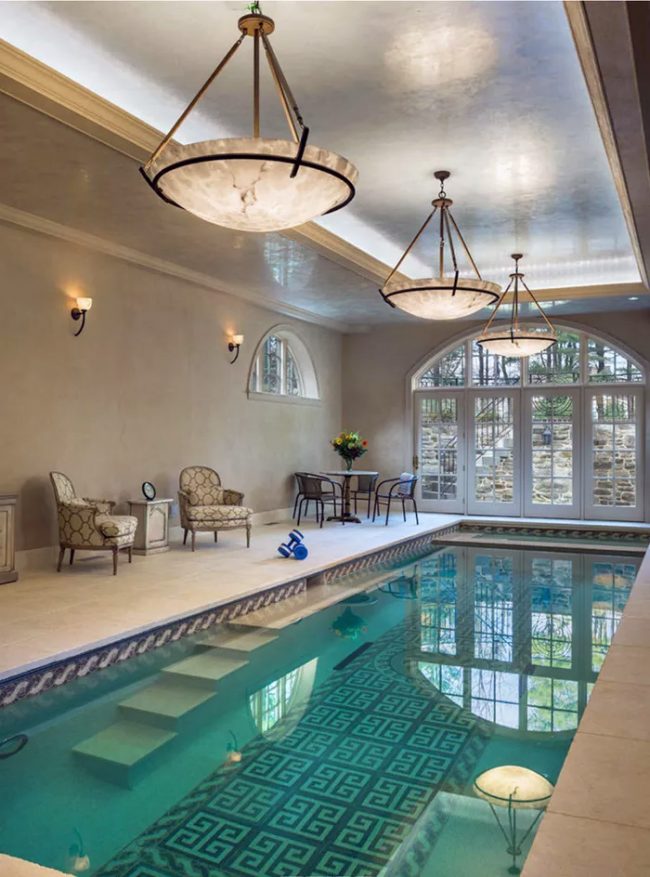 12 Idées d'Aménagement pour Sublimer une Piscine Intérieure